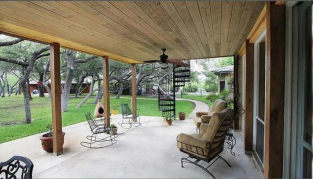 Live Oaks Bed And Breakfast Uvalde Εξωτερικό φωτογραφία